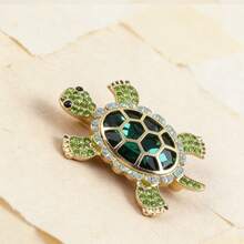 Cute Crystal Studded Sea Turtle Brooch, Ocean Animal Suit Accessory Lapel Pin, Suitable For Party Wear And Gift Giving - Green - View 4