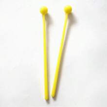 Un tambourin en bois de 4/6 pouces, adapté pour l'éducation musicale rythmique. Il convient pour une utilisation lors de fêtes, de KTV, de célébrations d'église ou de représentations, et comprend une fonction de percussion. - Multicolore - Voir 5