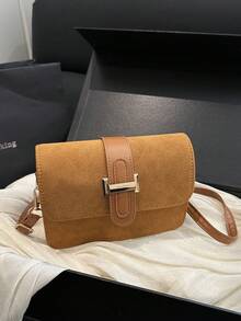 1个迷你纯色方形包，金属扣装饰，棕色绒面革可调节肩带斜挎包，翻盖时尚女士手提包，适合日常使用和外出 - 棕色 - 查看 10
