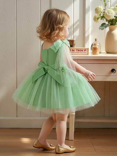 Đầm công chúa dễ thương bằng vải lưới hoa văn cổ lệch vai cho bé gái, thích hợp làm phù dâu trong tiệc sinh nhật, họa tiết hoa trên vải được cắt ngẫu nhiên, không bao gồm băng đô.