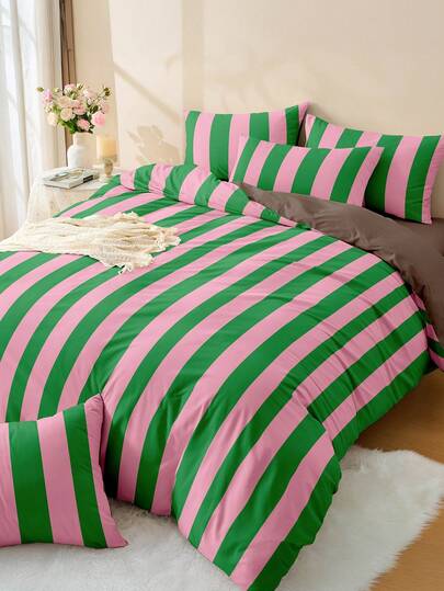 Bộ ga trải giường hoạt hình 2/3 món, mềm mại và thoáng khí, thân thiện với da, kiểu dáng hoạt hình, chống xù lông, đồ dệt gia dụng đáng yêu, vỏ chăn và vỏ gối sọc hồng & xanh lá cây, không kèm chăn bông, phù hợp với giường đơn, đôi, cỡ Queen, cỡ King, dùng được cả bốn mùa, đạt chứng nhận Oeko-Tex.