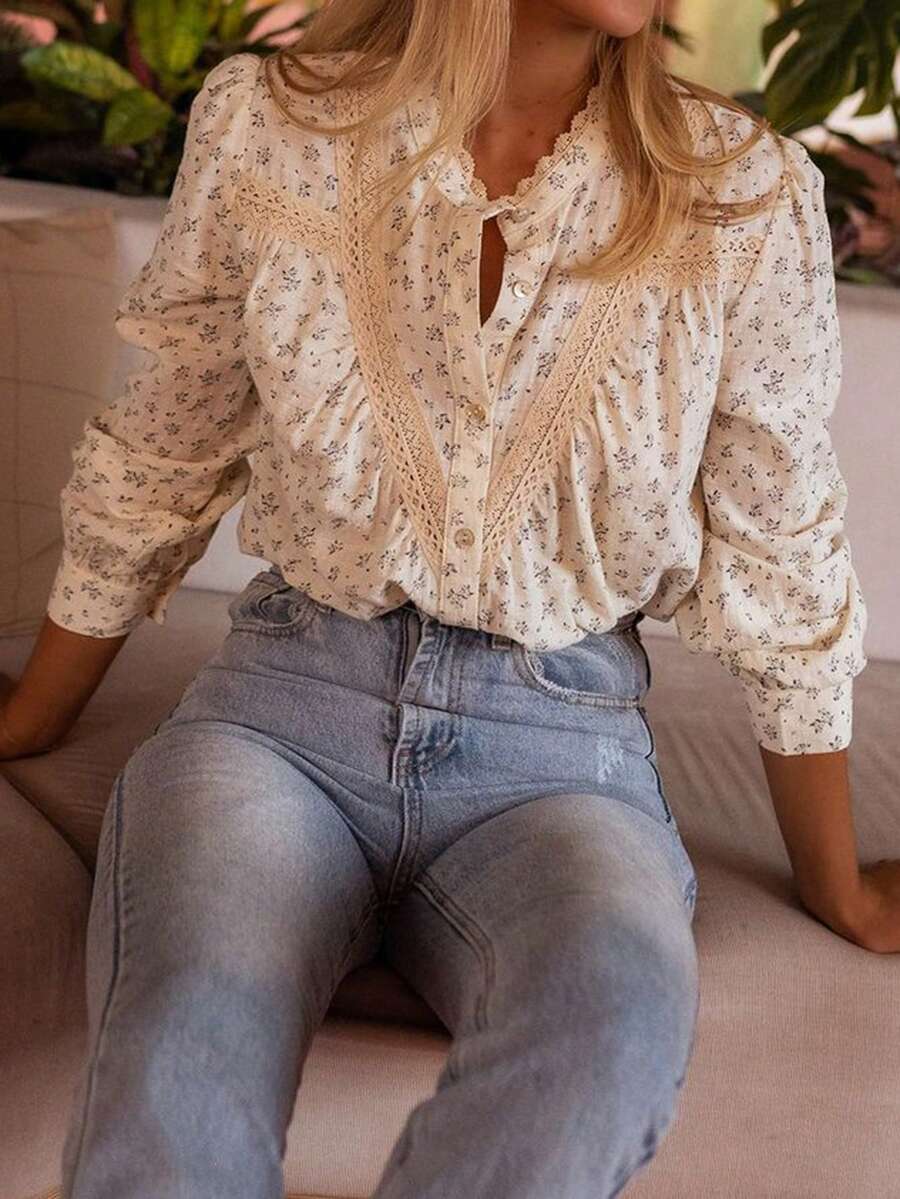 Look Polly 女士春夏法式柔美碎花蕾丝边半扣泡泡袖衬衫米色休闲度假装 - 杏色 - 查看 1