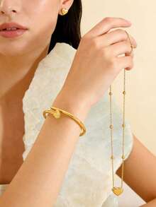 1 Set de Joyería Elegante y Delicada de Acero Inoxidable, Incluye Collar con Colgante en Forma de Corazón, Pulsera con Cuentas, Aretes en Forma de Corazón y Pulsera de Tachuelas, Adecuado para Uso Diario o Citas de Mujeres, Gran Regalo para Ella - Amarillo Oro - Ver 3
