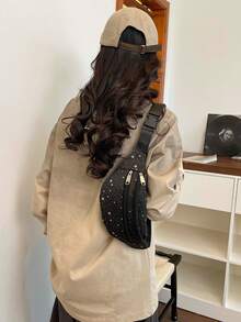 1 chiếc túi đeo hông tối giản thời trang với họa tiết ngôi sao, đa năng và tiện dụng, phù hợp cho nhiều dịp tiệc tùng. Túi có thể gấp gọn, dung tích lớn và dây đeo vai có thể điều chỉnh. Thiết kế tươi mới và đa năng khiến nó phù hợp cho du lịch, mua sắm, đi làm và phong cách đường phố. Đây cũng là một món quà Ngày của Mẹ thiết thực và chu đáo. - Nhiều màu - Xem 9