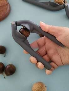 Chestnut Clipper, Chestnut Cutter Tool, Macadamia Nut Opener, Walnut Cracker, Multi-Functional Nut Clip, Portable Gray Chestnut Cutter Tool, Nut Cracker Clip, Kitchen Tool Nut Opener Pliers, Quick Nut Cracker - Multicolor - View 3