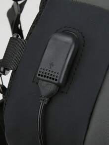 1个男士休闲PU防水斜挎包，轻便单肩包，带USB充电口、可调节肩带，多功能户外包，桃树图案，简约大方，是送给男士、学生、男友、商务人士和运动人士的理想礼物。 - 彩色 - 查看 9