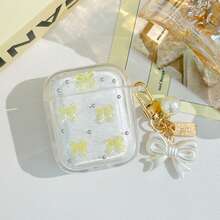 这款蝴蝶结造型的苹果耳机保护套(单只装)采用白色3D仿珍珠蝴蝶结饰面,搭配蝴蝶结元素和金色蝴蝶结吊坠。它具有防震、保护和防尘功能,时尚美观,适合青少年和年轻人使用,既可日常自用,也可作为礼物赠送。 - 白色 - 查看 17