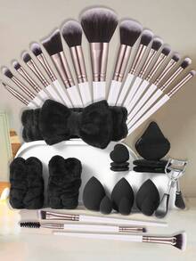 34件套化妆工具套装，包含：18支化妆刷套装+1个发圈+2个手碗带+3个迷你气垫粉扑+3个三角粉扑+3个化妆海绵+3个迷你化妆海绵+1个睫毛夹，一应俱全，新手友好 | 方便携带，送礼佳品 | 新手/女性的完美之选 - 彩色 - 查看 12