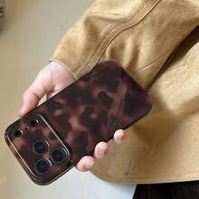 1pc Ombre Amber Patterned Retro Phone Case, Compatible With Apple 17pro, 16, 15, 14 Pro, 13, 12 Pro Max, 13, 14 Pro Max, Best Gift For Friends And Family - Multicolor - View 1