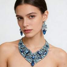 Bộ trang sức đính đá sang trọng, cao cấp, thích hợp cho cô dâu trong đám cưới, tiệc tùng, các dịp trang trọng, gồm 3 món dây chuyền và bông tai dành cho nữ. - Bộ trang sức - Xem 11