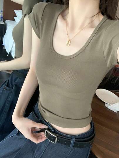 Áo thun nữ tay ngắn cổ chữ U vai thường màu trơn 2026, kiểu dáng ôm sát, thích hợp cho mùa xuân/hè.