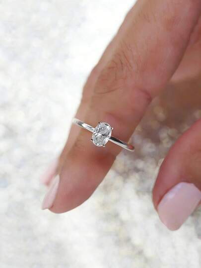 CVNANA 1 pieza Anillo solitario de cobre con circonita cúbica de corte ovalado - Estilo minimalista elegante y delicado, Anillo de boda, Perfecto para uso diario, Propuestas de compromiso, Aniversarios y regalos del Día de San Valentín