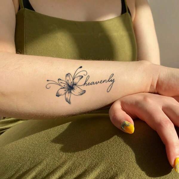 1pc Waterproof & Smudge-Proof Temporary Tattoo Sticker, PVC Faux Lily Flower Tattoo Decal, Suitable For Daily Use By Men & Women