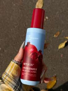 一瓶红苹果香氛喷雾，是节日、旅行和约会的必备佳品。这款空气清新剂采用天然萃取物制成，不含酒精，却能持久留香。小巧的瓶身设计方便携带，让您随时随地沉浸在迷人的香气中。 - 除味噴霧 - 查看 3