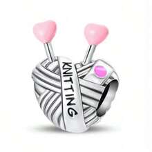 1件银色浪漫粉色珠子吊坠，心形、包包、香水、礼物、小熊、大象、花朵、连衣裙等图案，适合手链、项链DIY首饰制作，是送给女孩和女性的精美礼物。 - 粉色 - 查看 21