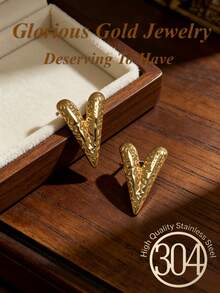 2 Pcs Of Women's 18K Gold V-Shaped Heart-Shaped Ear Studs As A Women's Earpiece, Featuring Intricate Texture, Hammered Finish, Substantial Earpiece, Low-Allergenic Stainless Steel Material, Simple Design, Suitable As A Birthday Gift. - Gold - View 2