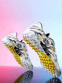 四季皆宜的运动比赛足球鞋，校园风格足球比赛鞋，足球训练鞋，软钉，防滑，透气，不对称迷彩图案 - 白色 - 查看 1