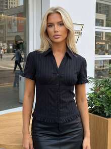 Womens Button Down Shirt - Slim Fit Ruffled Trim V Neck Short Sleeve Blouse For Summer Casual - 黑色 - 查看 2