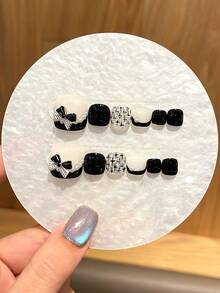 12片装 Y2K 手工按压式脚趾甲，黑色，法式风格，立体蝴蝶结图案，小巧香氛，可爱可拆卸，适合女性和女孩日常舞会佩戴，美甲礼品包含脚趾甲果冻胶和摩擦条。 - 彩色 - 查看 14