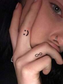 Hình xăm tạm thời màu đen nhỏ, sáng tạo, hình ảnh cành cây, hành tinh, chữ cái tiếng Anh chân thực dành cho nam và nữ, chống thấm nước, dán được lên cánh tay, mặt, cổ. - màu đen - Xem 3