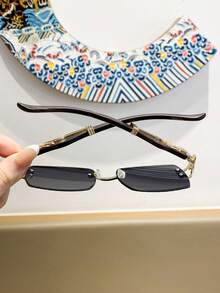 1 Cặp kính vuông không gọng bằng kim loại, kiểu dáng retro thời trang, phù hợp cho các bữa tiệc, chụp ảnh và sử dụng hàng ngày. - Nhiều màu - Xem 7