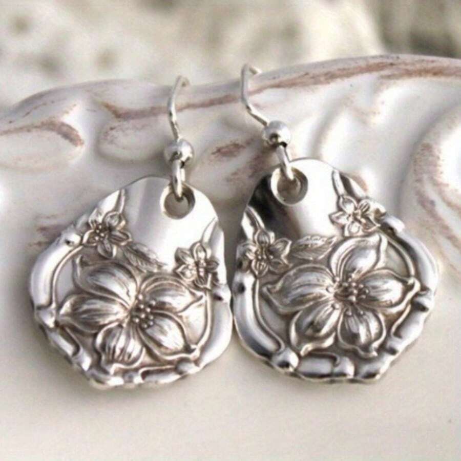 Vintage Floral Carved Asymmetrical Geometric Pendant Earrings, Handmade Women's Accessories, Suitable For Daily Wear And Vacation, An Ideal Gift For Her - Silver - View 1