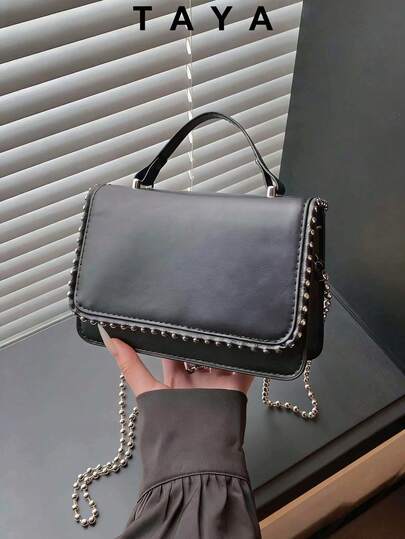 Túi đeo chéo mini nắp gập dành cho nữ, trang trí đinh tán thời trang, tay cầm tiện dụng, dây đeo vai dạng xích, túi đeo vai giả da đa năng phù hợp cho cả ngày thường và dự tiệc.