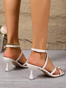 Giày sandal cao gót mũi vuông buộc dây màu be dành cho nữ, kiểu dáng thanh lịch với quai chéo, hở mũi, phù hợp cho mùa hè, mặc hàng ngày, đi làm và dự tiệc. - Màu be - Xem 4