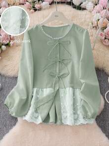 女士优雅通勤可爱甜美蝴蝶结圆领七分袖高腰上衣，刺绣蕾丝拼接衬衫，春夏款 - 灰綠色 - 查看 2