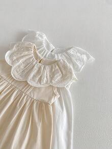 女婴夏季连衣裙，户外休闲刺绣荷叶边领无袖+蕾丝下摆 - 杏色 - 查看 8