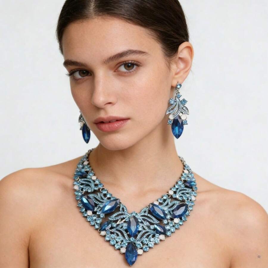 Bộ trang sức đính đá sang trọng, cao cấp, thích hợp cho cô dâu trong đám cưới, tiệc tùng, các dịp trang trọng, gồm 3 món dây chuyền và bông tai dành cho nữ. - Bộ trang sức - Xem 1