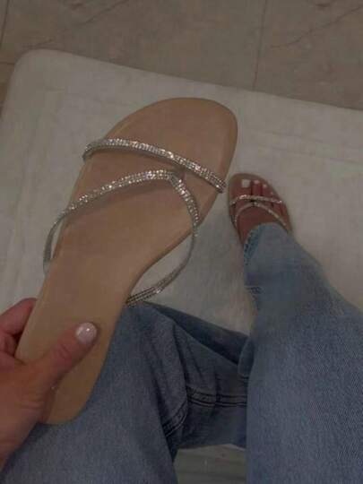 大码女式平底人字拖凉鞋，夏季户外露趾编织罗马凉鞋，时尚法式女装，沙滩休闲家居服，白色、米色、黑色、橙色、黄色、紫色、灰色、金色、银色、蓝色、绿色、蜜桃粉、棕色、豹纹，正式场合、假日度假，航海风，水钻装饰，帆布材质，舒适一脚蹬沙滩平底鞋