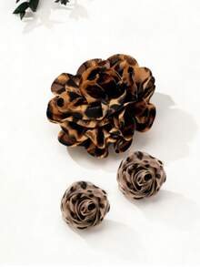 1 Pair Women's Vintage Leopard Print Stud Earrings Wild Elegance, Timeless CharmThe Lively Rotating Petalsshowcasethebold Personalized Of Theleopard Print; The Classic Rose Design Adds A Touch Of Romit, This Pair Of Earrings Is Your Perfect Finishingtouch. - Leopard Print - View 5