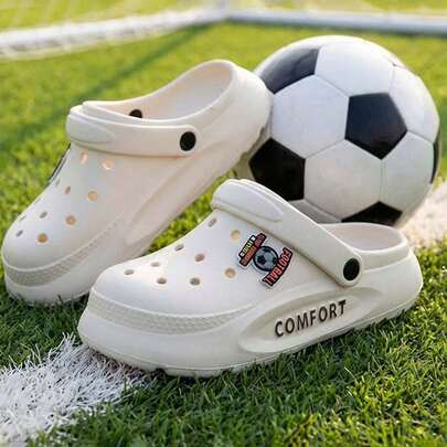 صنادل صيفية خفيفة وقابلة للتنفس من EVA مزينة برسومات كرتونية لكرة القدم للاستخدام في الخارج والشاطئ والأنشطة اليومية