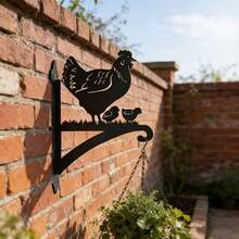 1个金属公鸡壁挂花篮，带灯笼挂钩 - 多功能铁艺植物支架，适合室内/室外使用，黑色现代设计，饰有精美的鸡蛋图案，易于安装，适用于花园、露台或家居装饰，户外墙面装饰 | 梦幻设计 | 户外悬挂式铁艺花盆 - 黑色 - 查看 3