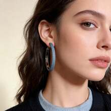 Aesthetic Light Blue Fabric Hoop Earrings, Soft Denim Texture C-Shaped Statement Jewelry, Korean Style Casual Earrings - Màu xanh nhạt - Xem 3