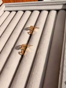 2只装时尚精致镂空珐琅白色耳环，女士款 - 金色 - 查看 4