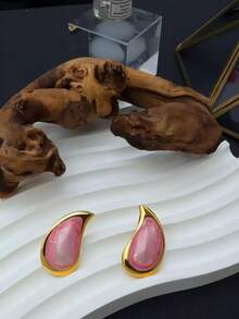 One Piece Of Luxurious Retro French-Style Elegant Earrings, Featuring High-End Pink Drop-Shaped Women's Earrings. Suitable For Daily Commuting, Shopping, Casual Afternoon Tea With Friends, Or Romantic And Exquisite Dates, As Well As Art Exhibitions. - Pink - View 2