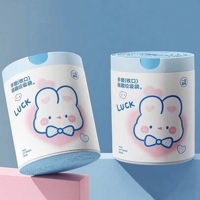 一卷包含15个加厚卡通兔子造型的香氛袋，采用加厚材质，配有挂绳，方便取用，适用于家庭和厨房。这些必备的家居用品非常适合放入垃圾桶，也方便用于厨房等场所。