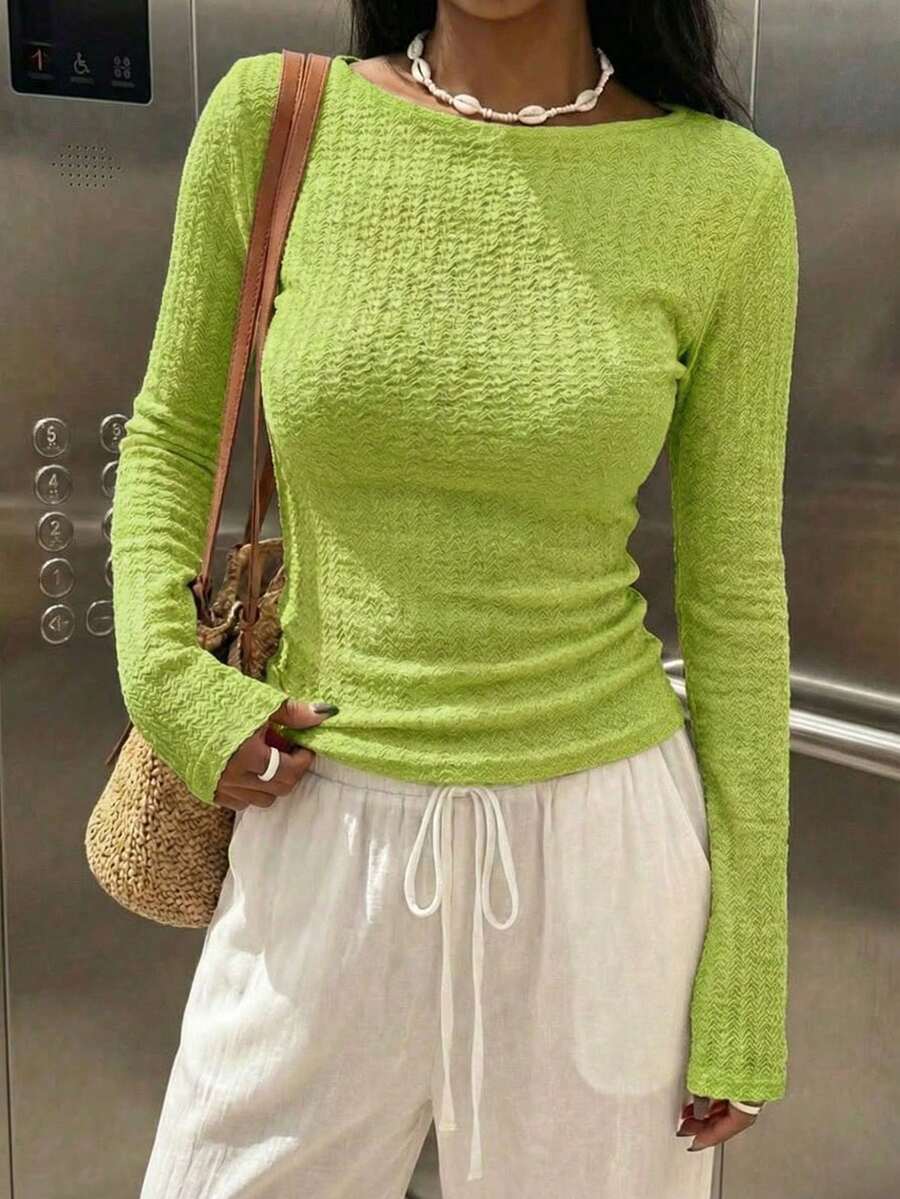 Camiseta de manga larga con cuello de barco, textura semitransparente y fruncido, estilo casual, adecuada para vacaciones y uso diario, primavera/verano - Verde Lima - Ver 1
