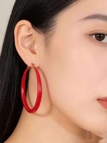 一对时尚优雅的女士圆环耳环，质地光滑，设计简约，多种颜色可选，尽显奢华精致。经久耐用，不易褪色，优雅百搭，适合日常通勤、宴会、婚礼、夏季海滩、邮轮度假等多种场合。无论是自用还是送礼，都是理想的珠宝之选。 - 均碼 - 查看 3