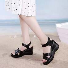 Sandal đế xuồng cao gót dày, da thật, hở mũi, kiểu dáng mới năm 2025, đa năng và phù hợp với mọi kích cỡ. - màu đen - Xem 3