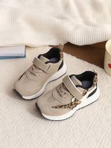 1双经典中性卡其色豹纹撞色网眼儿童休闲运动鞋 - 卡其色 - 查看 2