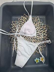 性感优雅纯白比基尼套装 - 两件套沙滩度假泳装，3D立体花卉装饰，夏季度假必备 - 白色 - 查看 3