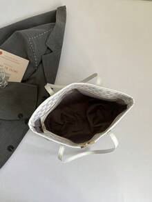 Túi xách nữ, túi đeo vai tối giản dung tích lớn với họa tiết chữ cái, túi xách tay đa năng tiện dụng cho người đi làm. - trắng - Xem 7