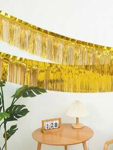 1 pièce/2 pièces - 300 cm Guirlande à franges en métal, Guirlande à franges dorés, Jupes de table à franges dorées, Couronne de ruban à franges suspendus, Décoration suspendue polyvalente, Toile de fond de fête, Banderoles à franges, Décoration murale de fête, Pour la décoration de char, enterrement de vie de jeune fille, mariage, remise des diplômes, décoration de mariage, anniversaire, Halloween, décoration de fête, défilé, mariage, carnaval, anniversaire et décoration murale de fête (doré) - Voir 4