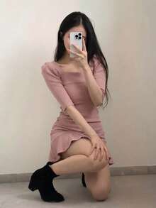 Vestido mini de línea A de punto acanalado casual para mujer, cuello cuadrado, manga corta, detalle de volante en el bajo - Rosa - Ver 9