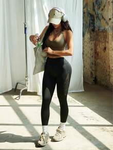 Quần legging nữ bó sát mới với cạp chéo và phần mông hình trái tim, phù hợp cho tập thể dục, chạy bộ và mặc hàng ngày, màu đen. - màu đen - Xem 8