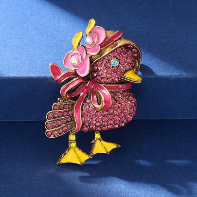 1 pezzo Spilla a forma di anatra decorata con fiocco e fiore, in lega di zinco interamente tempestata di brillanti cristalli rosa, smalto, aggiunge un tocco giocoso e vintage ai look, regalo ideale o accessorio di moda
