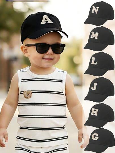Mũ lưỡi trai trẻ em màu đen, có thêu chữ A-Z viền vàng, chống nắng, có thể điều chỉnh kích cỡ, thích hợp cho mùa xuân và mùa hè, lý tưởng cho đi bộ đường dài, cắm trại, thể thao ngoài trời, thời trang đường phố và các chuyến đi gia đình, phù hợp cho trẻ từ 1-3 tuổi.